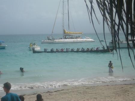 Rameurs sur pirogue