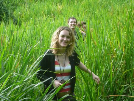 Anna dans les hautes herbes